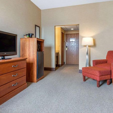 Quality Inn & Suites Мансфийлд Екстериор снимка