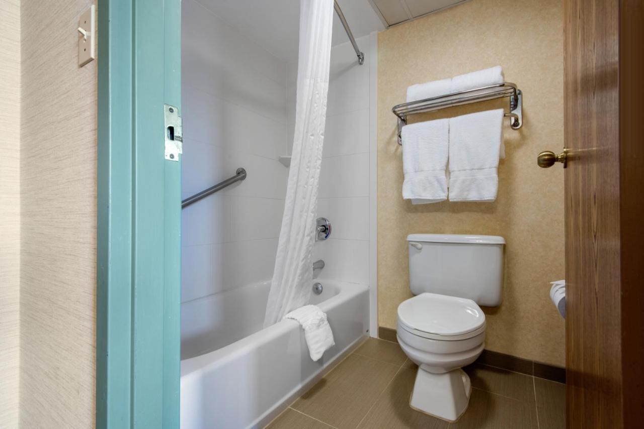 Quality Inn & Suites Мансфийлд Екстериор снимка
