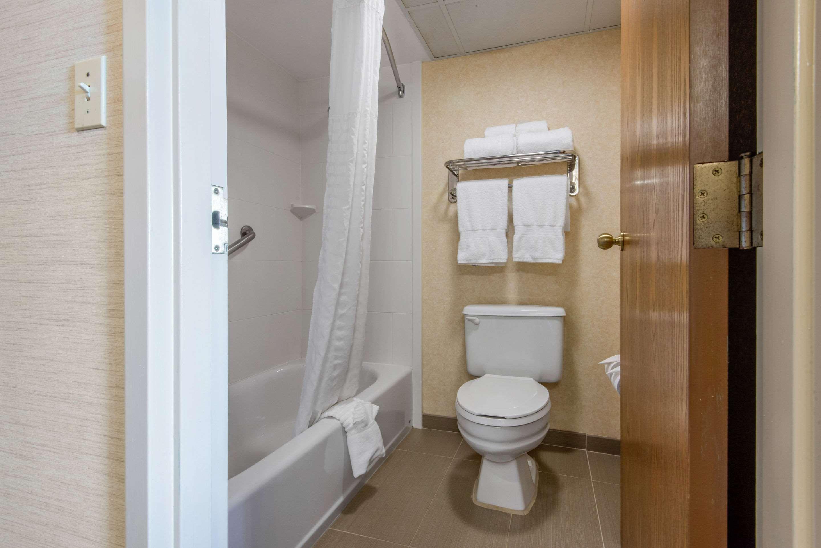 Quality Inn & Suites Мансфийлд Екстериор снимка