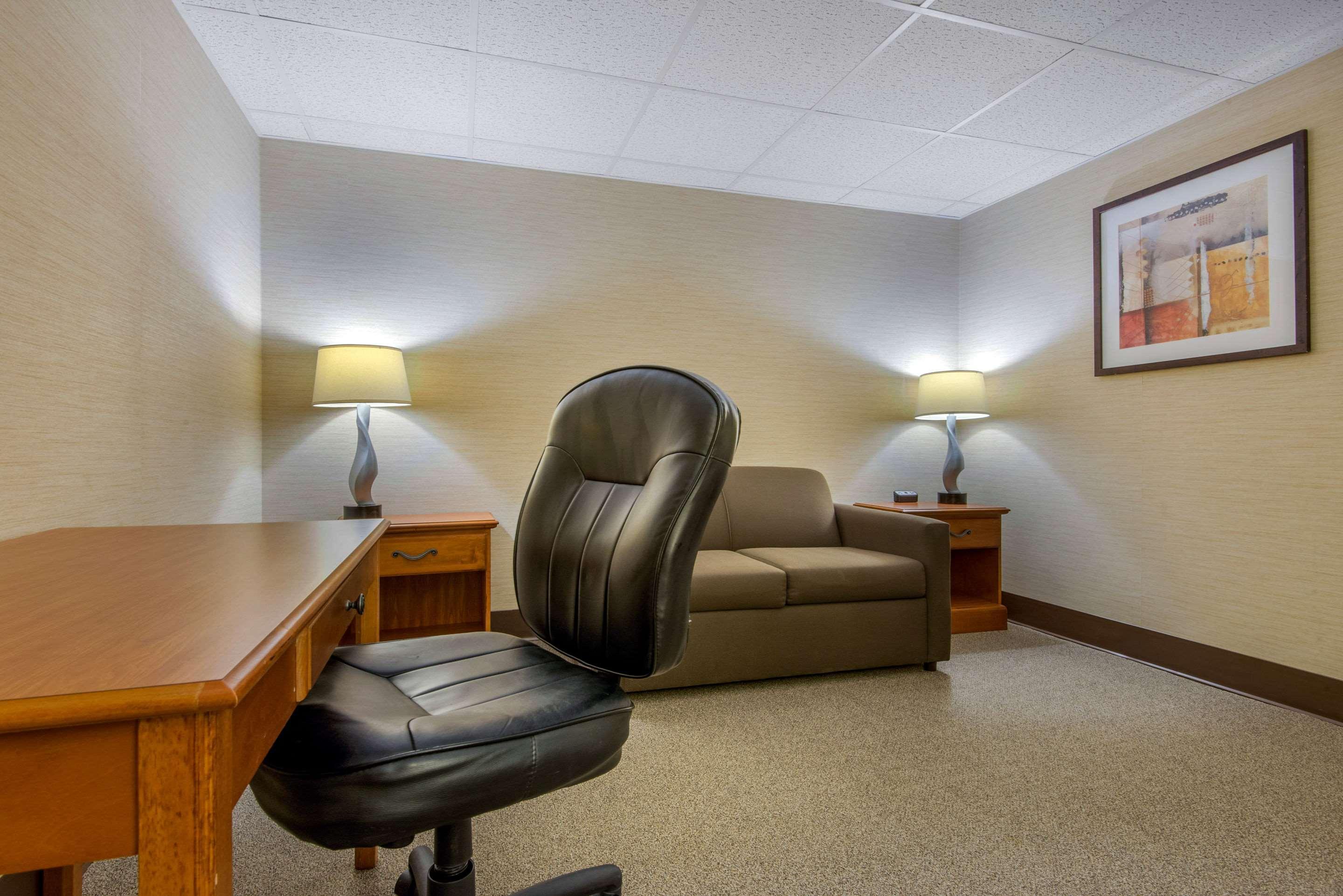 Quality Inn & Suites Мансфийлд Екстериор снимка