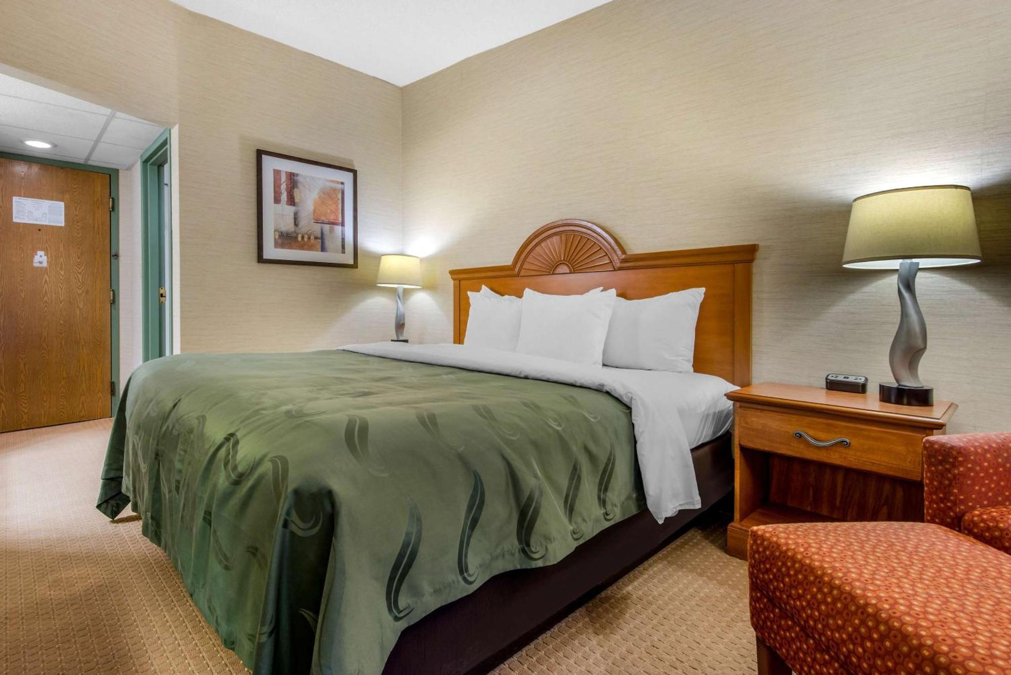 Quality Inn & Suites Мансфийлд Екстериор снимка