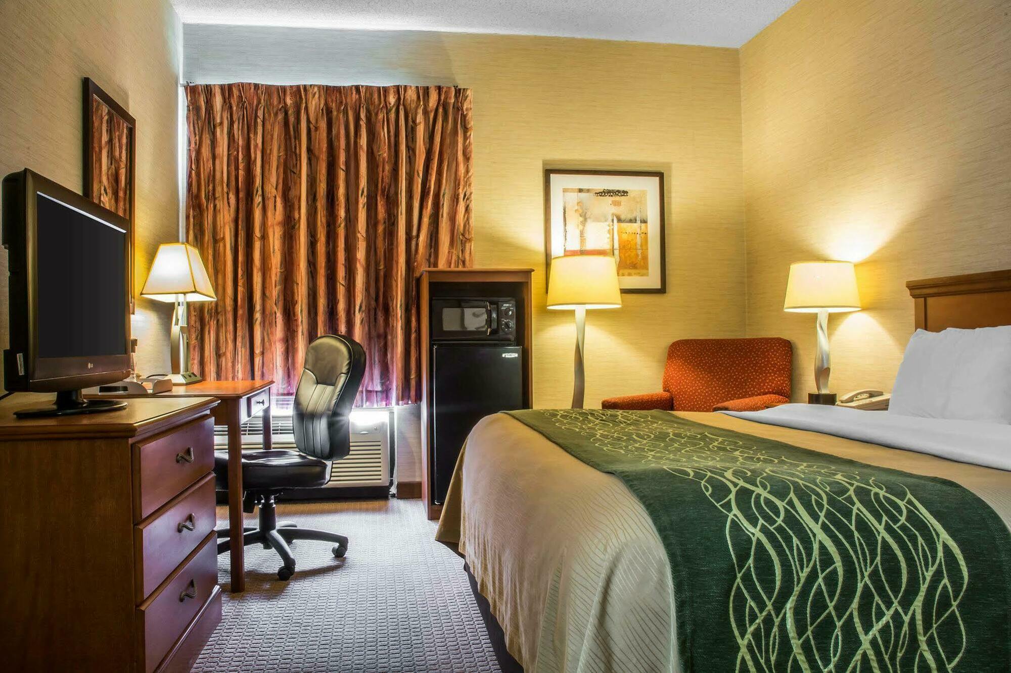 Quality Inn & Suites Мансфийлд Екстериор снимка